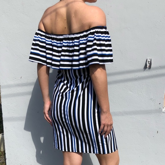 Trina Turk Dresses & Skirts - NWT Striped Trina Turk Cold-Shoulder Shift Dress